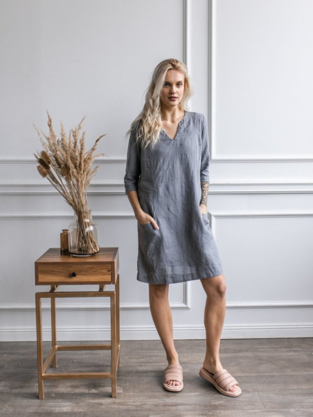 LenOKlinen split neck dress